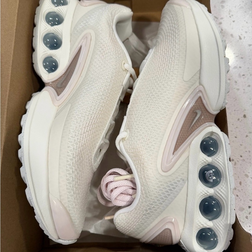 Women’s Nike Air Max DN SE